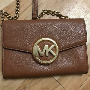 MICHAEL KORS LEATHER CROSS BODY